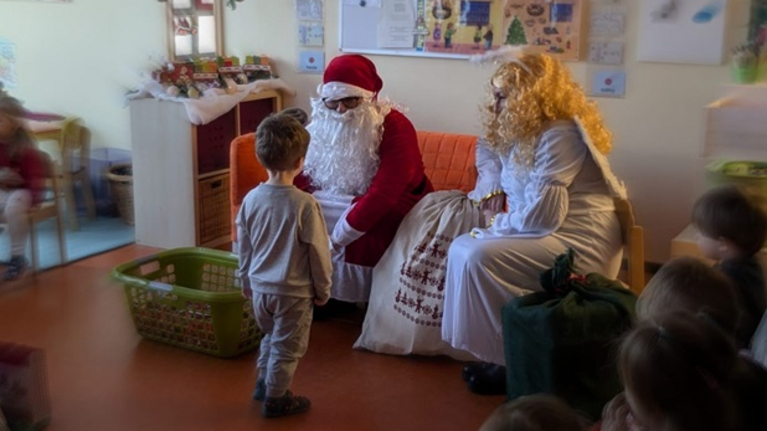 Der Weihnachtsmann hat Begleitung