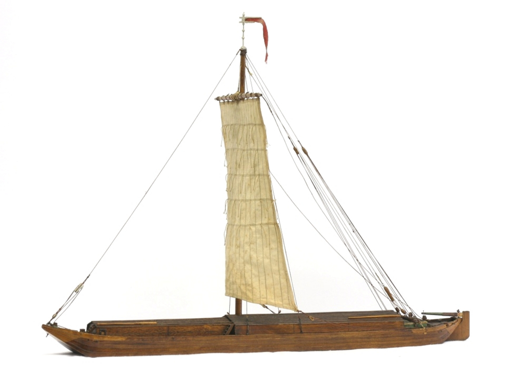 Modell eines kleinen Segelschiffes