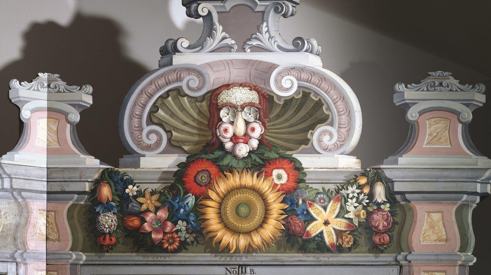 Bekrönungsmotiv Pflanzenschrank Die Bekrönungsmalerei des Pflanzenschranks in der Wunderkammer