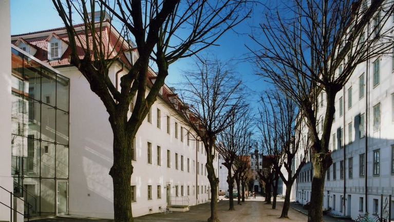 View of the building of the former Canstein Bible Institute at the Lindenhof Courtyard