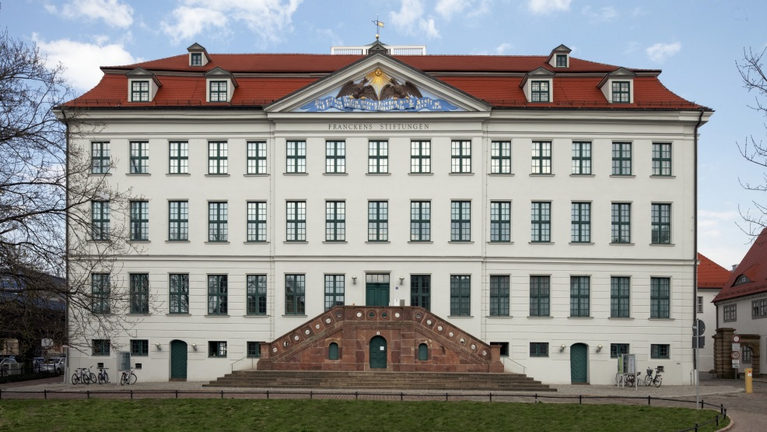 Die Fassade des Historischen Waisenhauses